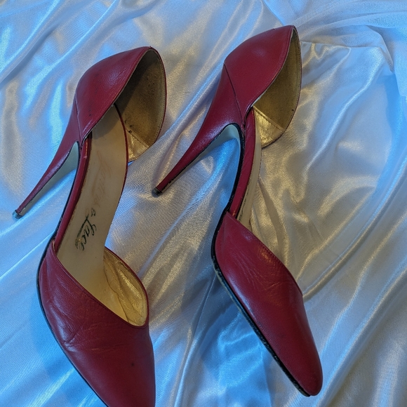 Heels - Picture 4 of 6